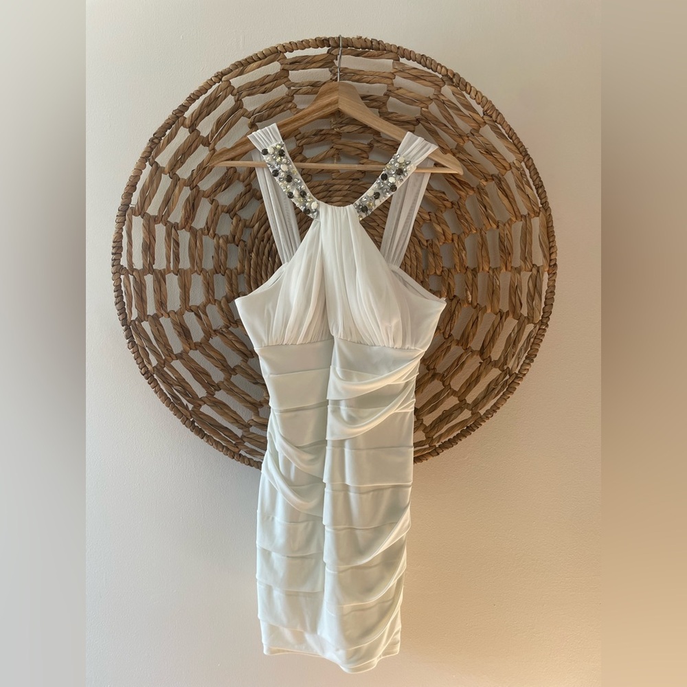 Vintage City Triangles White Sleeveless Dress